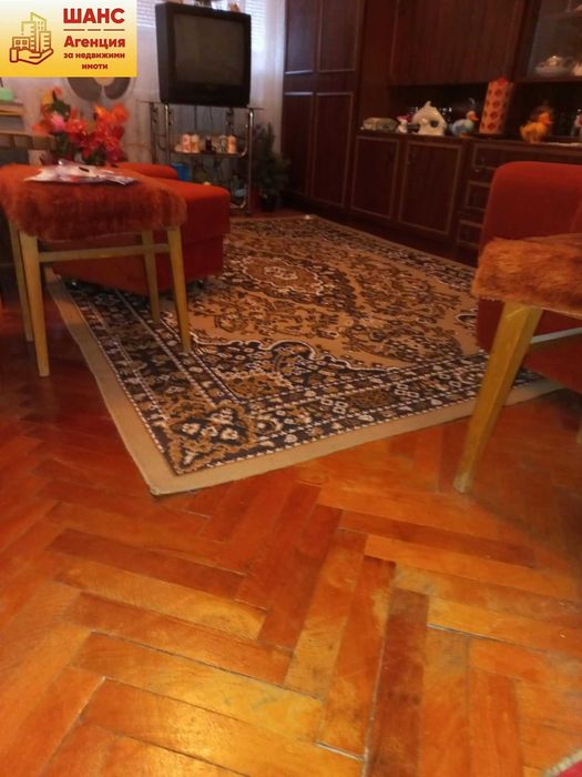 Продава се Тристаен апартамент в Плевен, Идеален център - 95 кв.м за 1048 €/кв.м - Снимка #1