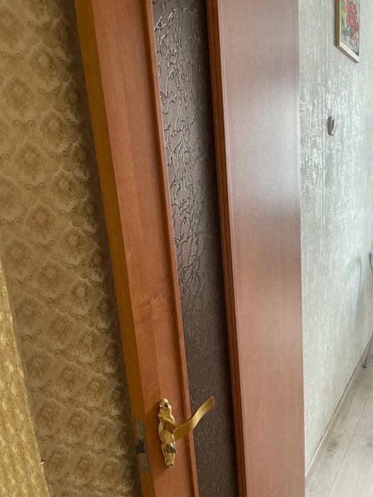 Продам двери коричневого цвета