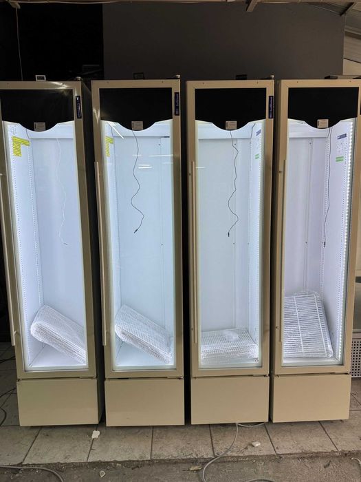 Vitrină verticală Slim 48 cm lățime