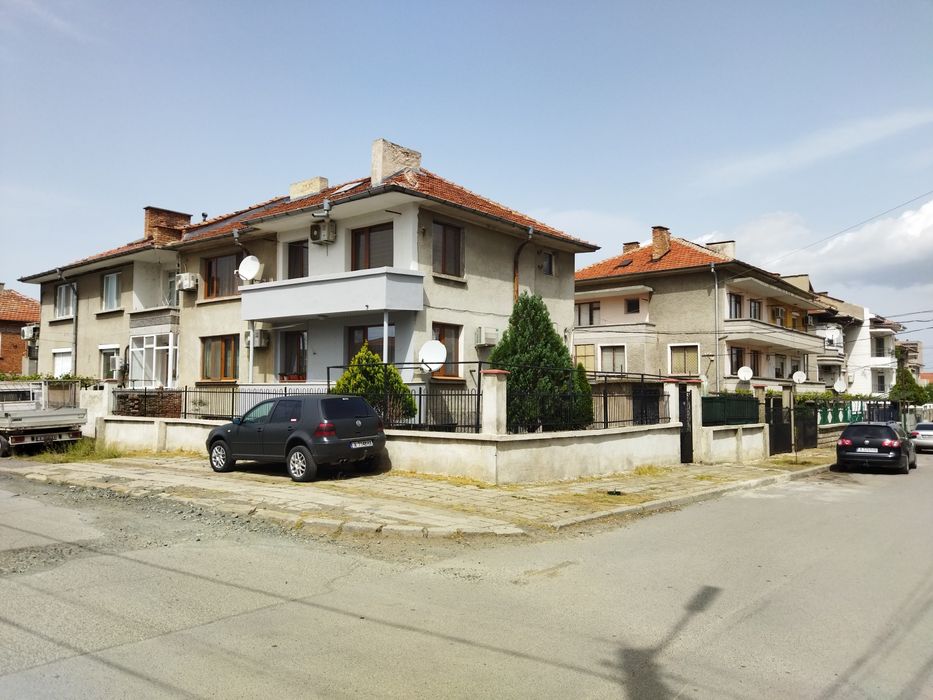 Продава се Етаж от къща в Карнобат - 91 кв.м за 841 €/кв.м - Снимка #1