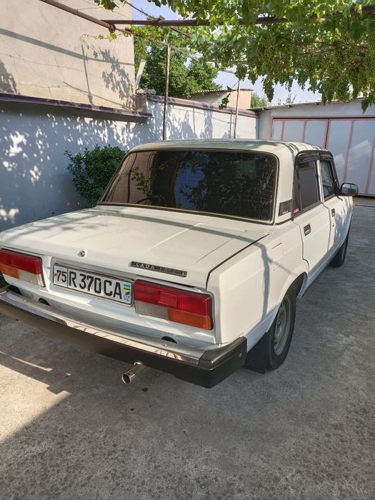 Ваз Жигули 2107.