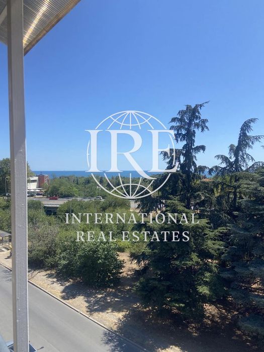 Продава се Четиристаен апартамент в Варна, Бриз - 194 кв.м за 2155 €/кв.м - Снимка #8