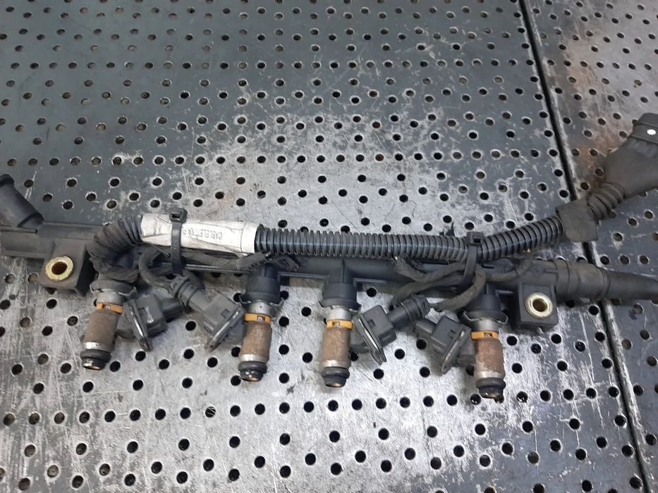 rampa cu injectoare 1.4 b 350a1000 fiat grande punto lancia musa