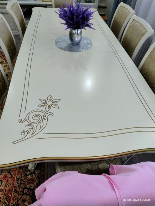 Продам раздвижной стол со стульями
