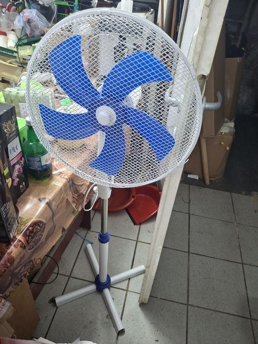 Ventilator Osciant Nou cu Picior Trlescopic, 3 viteze