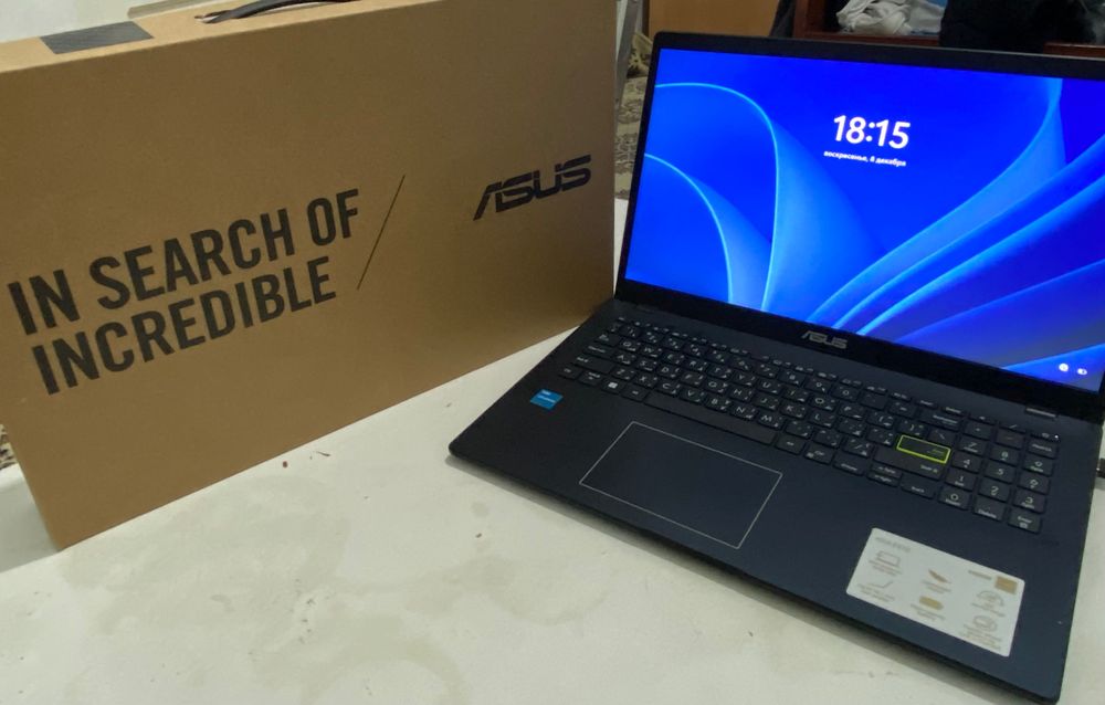 Asus E510K Ram 4 Gb SSD 256 Gb LCd 15.6 HD