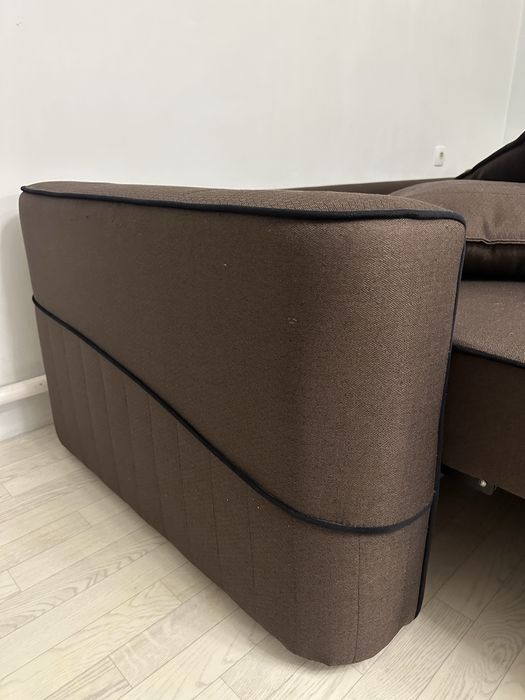 Срочно продам диван