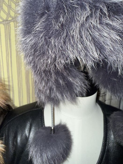 Caciula blana naturala pe tricot