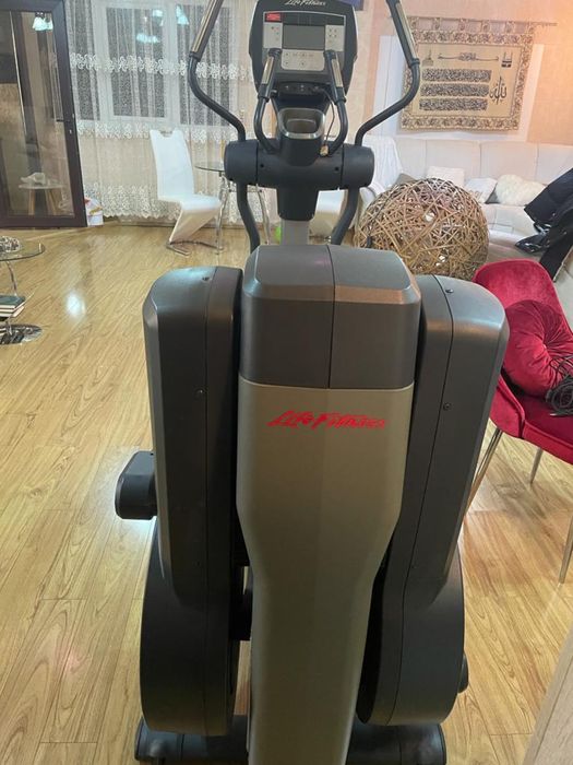 Life Fitness 95X – stare excelentă
