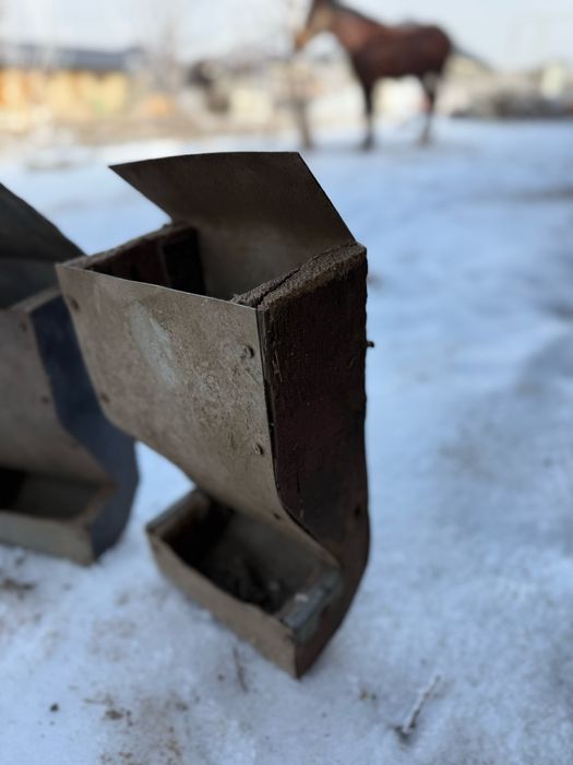 Бункерные кормушки для кроликов и птиц