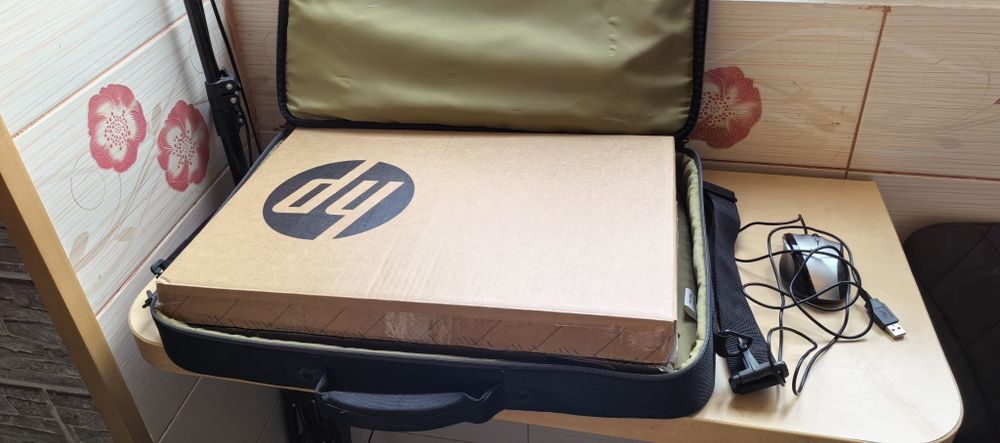 Laptop HP ProBook 14 G8_i7 1165G7_16GB DDR4_512GB SSD_NOU + Geanta