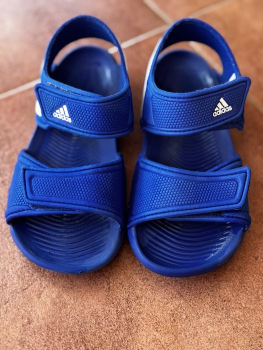 Детски сандали :)