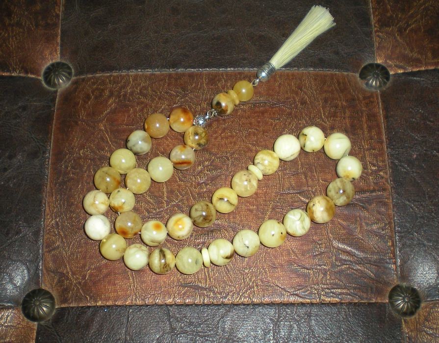 Кехлибарена броеница от балтийски кехлибар