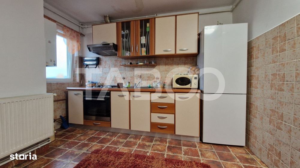 Apartament de inchiriat cu 3 camere balcon la mansarda Vasile Aaron