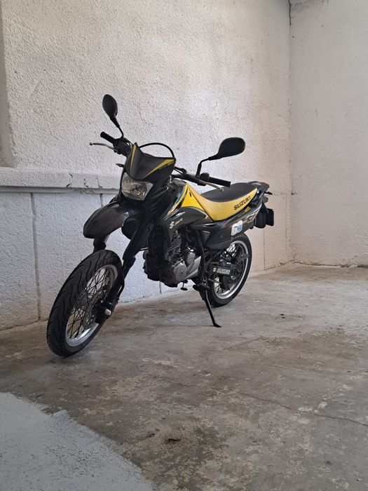 * Vând Suzuki dr 125 SM