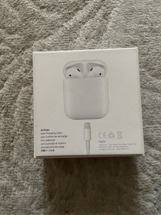 Продаю б/у эйрподсы первого поколения