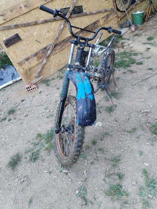 Vând sau schimb cu anvelope de ATV seria 21x10-8 cadru de aprilie 50cc