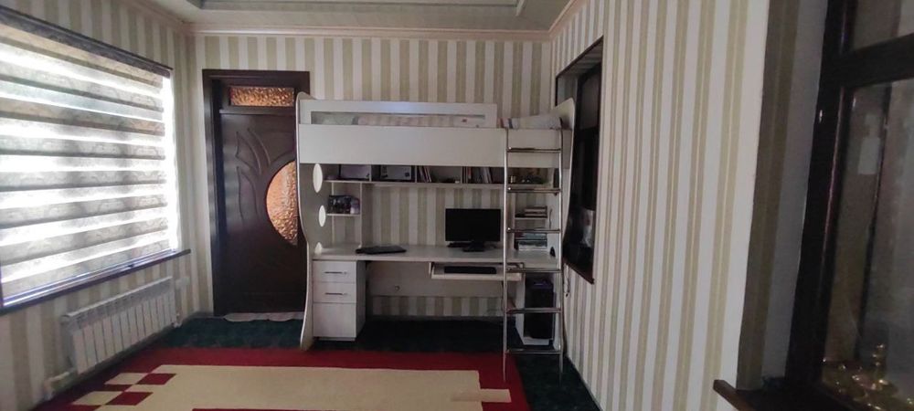 Kravat sotiladi holati zor