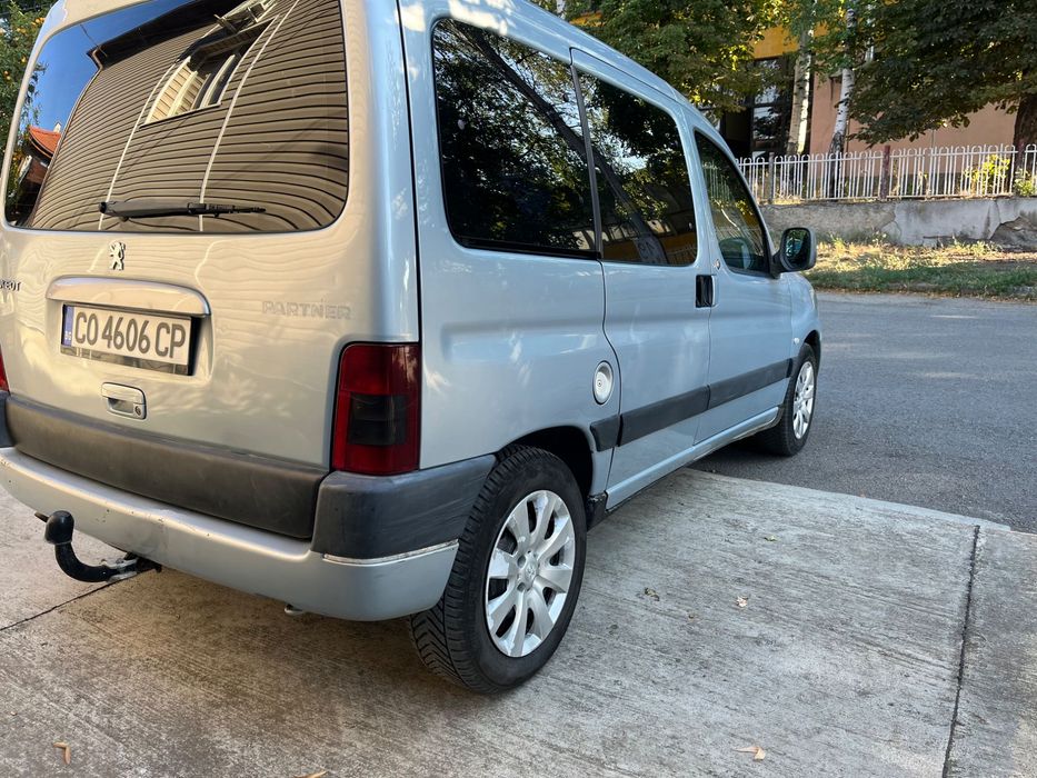 Продавам Peugeot Partner