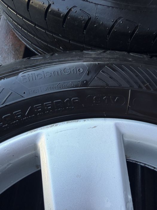 Vand jante cu tot cu caucuciuri