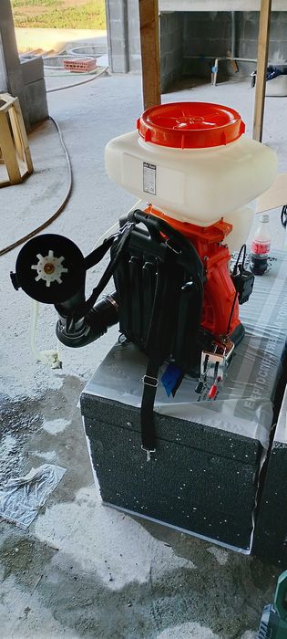 Бензинова пръскачка и духалка 2в1 14л