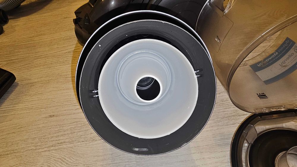 Dyson DC32 – реновирана, отлично състояние, с нов оригинален двигател