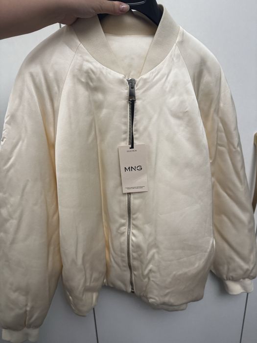 Бомбер Манго бежевый