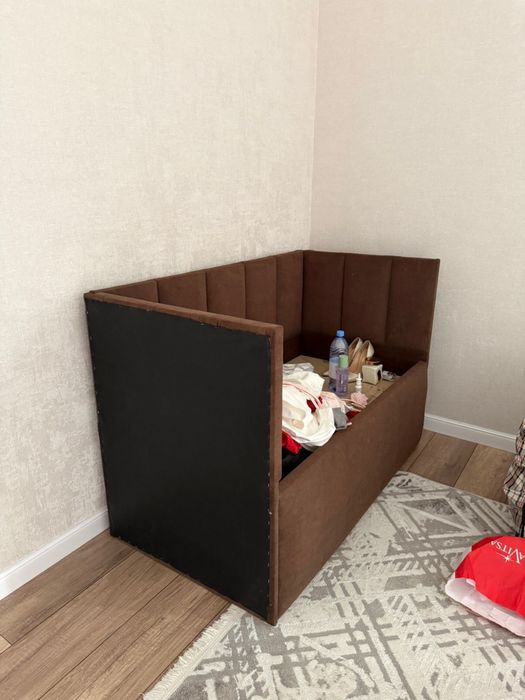 Компакть диван хорошии 2шт