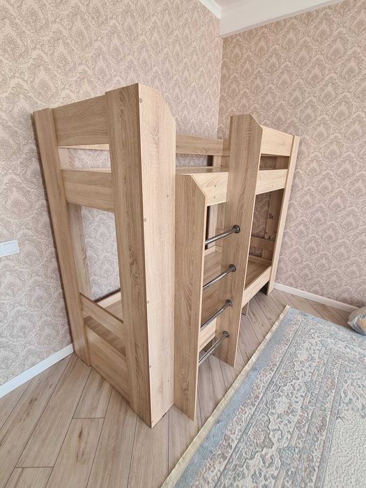 Двухярусная, детская кровать.