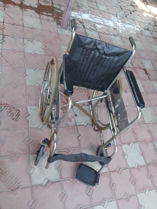 Бесплатно отдам коляску