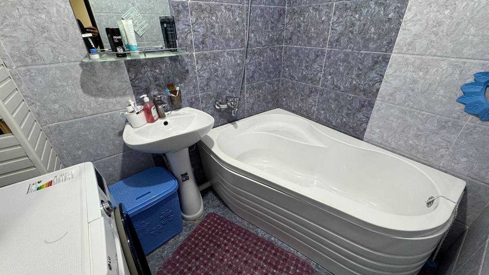 Текстил 11-мактаб 3 қаватда 2 хонали квартира сотилади.ID: 1486