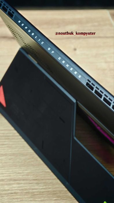 Мощный игровой  Asus Rog Flow Z13