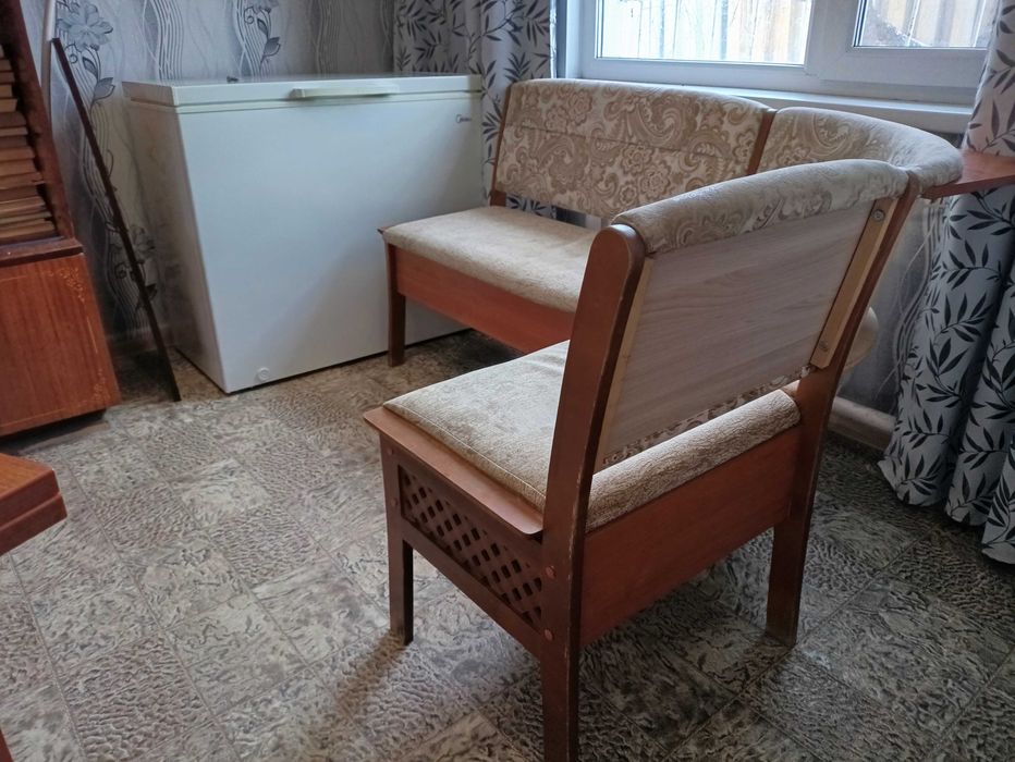 Диван на кухню угловой