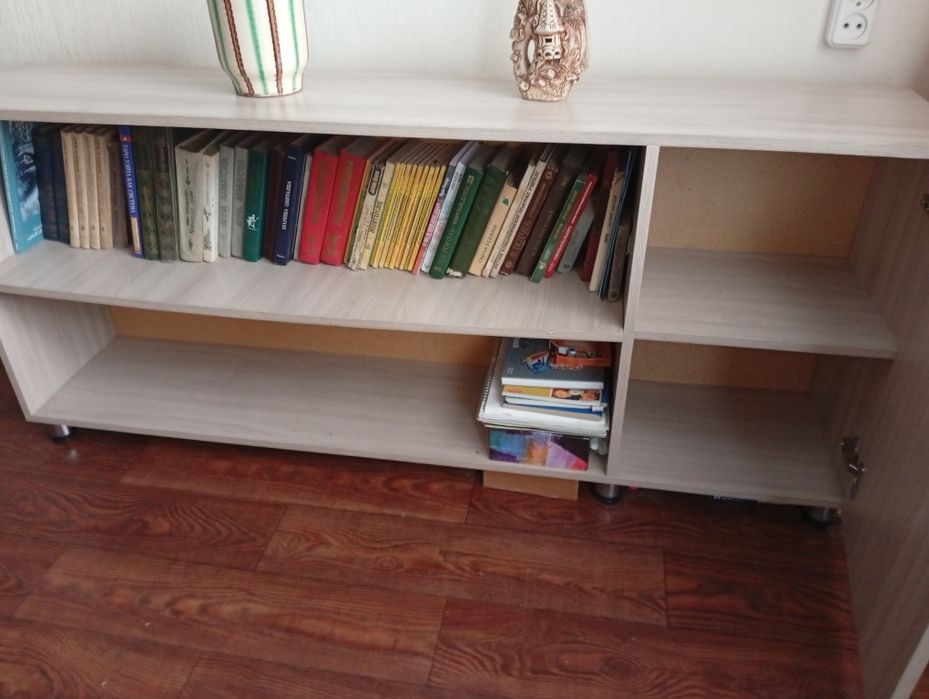 Продаю шкаф напольный 20000 тг