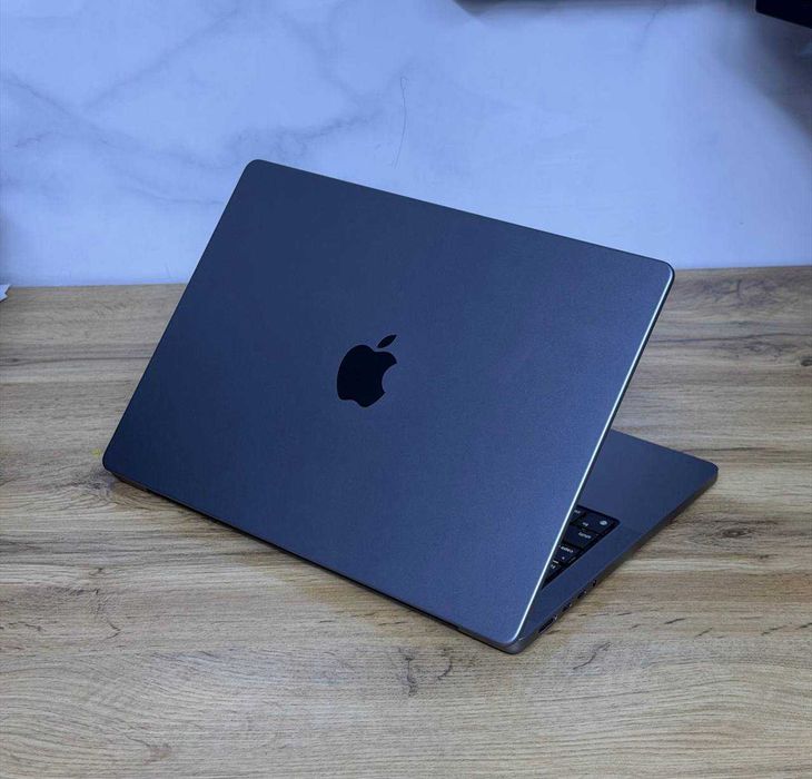 Macbook Pro M3 srochna