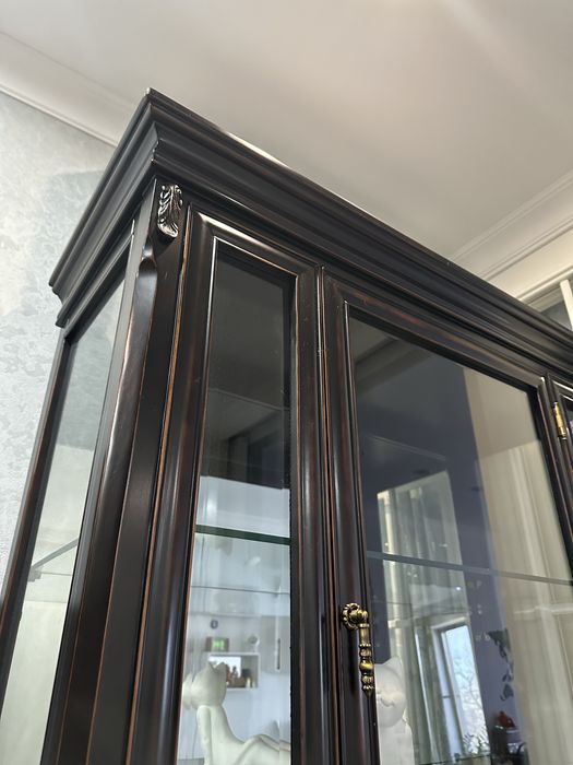 Сервант витрина для посуды