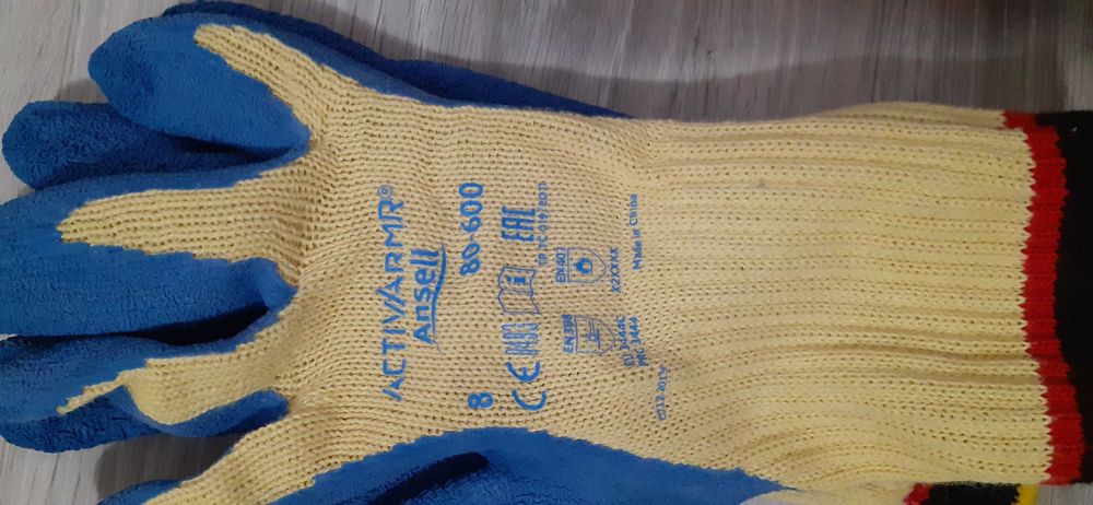 Manusi termice/anti-taiere, marimea 8