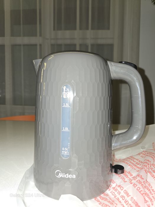 Чайник электрический Midea