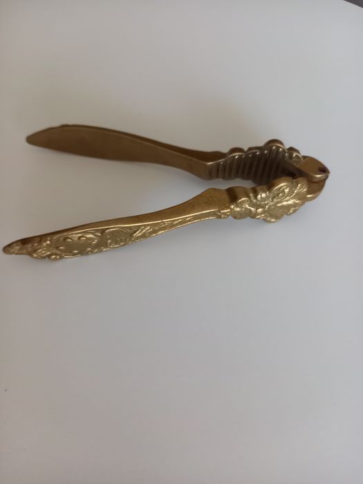 Ядкотрошачка месинг