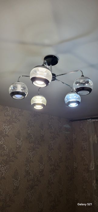 Продам люстры б/у