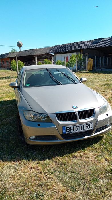 Vand Bmw seria 3 cu motorul defect