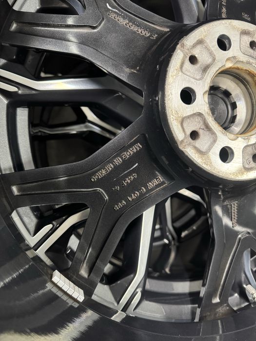 Jante Bmw X5 X6 R21 G05 G06 Originale 741M Pirelli de vara 2023 99%