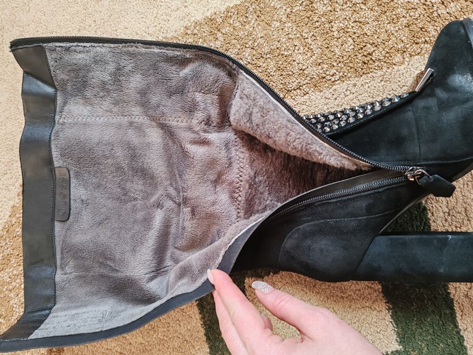 Продам замшевые сапоги