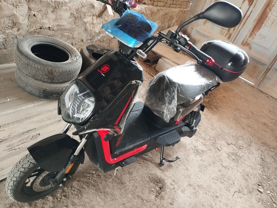 Электроскутер  янги Bonvi redlain яхши фирма сотилади срочнии