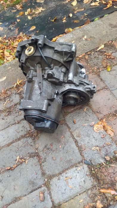 Продам коробку гольф3 1.6 abu