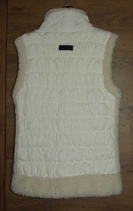 Vesta CALVIN KLEIN, Marimea S, Culoare Ivoar, Autentica/Originala