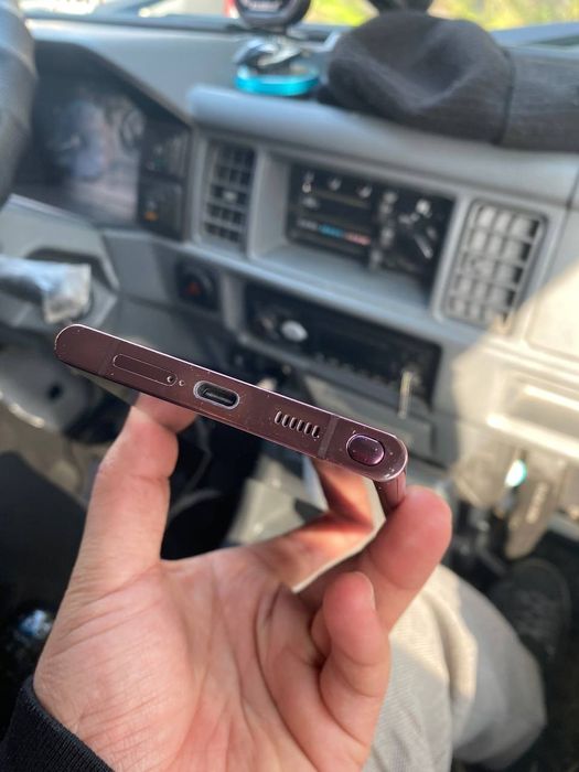 Samsung S22 Ultra Qizil bardoviy