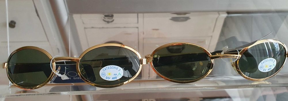 Ochelari de soare cu rame metalice aurii