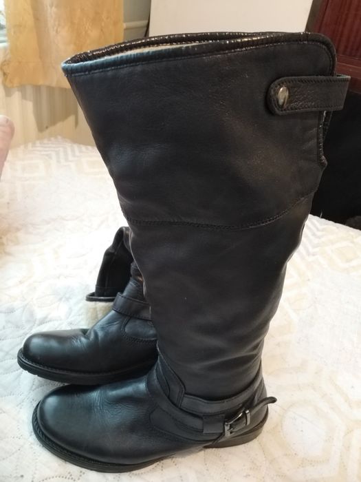 Продавам ботуши естествена кожа