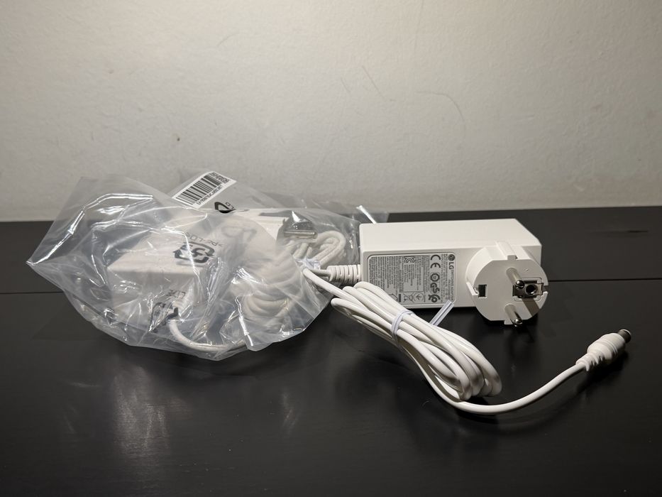 Alimentator LG 19 V 2,53 A